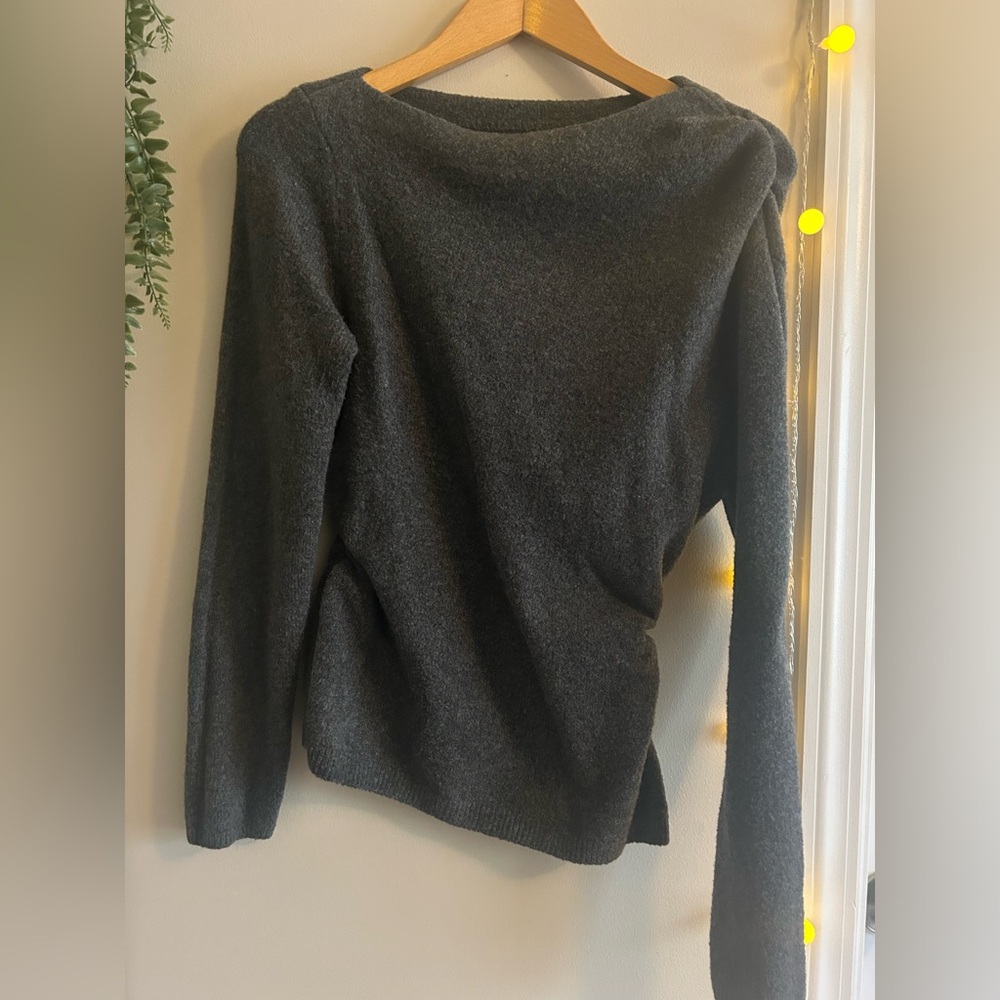 Gray Abercrombie & Fitch sweater synched sides